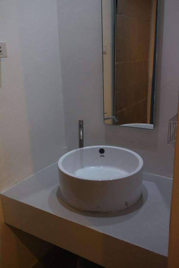 L42 Hostel Suvarnabhumi Airport Банкок Екстериор снимка